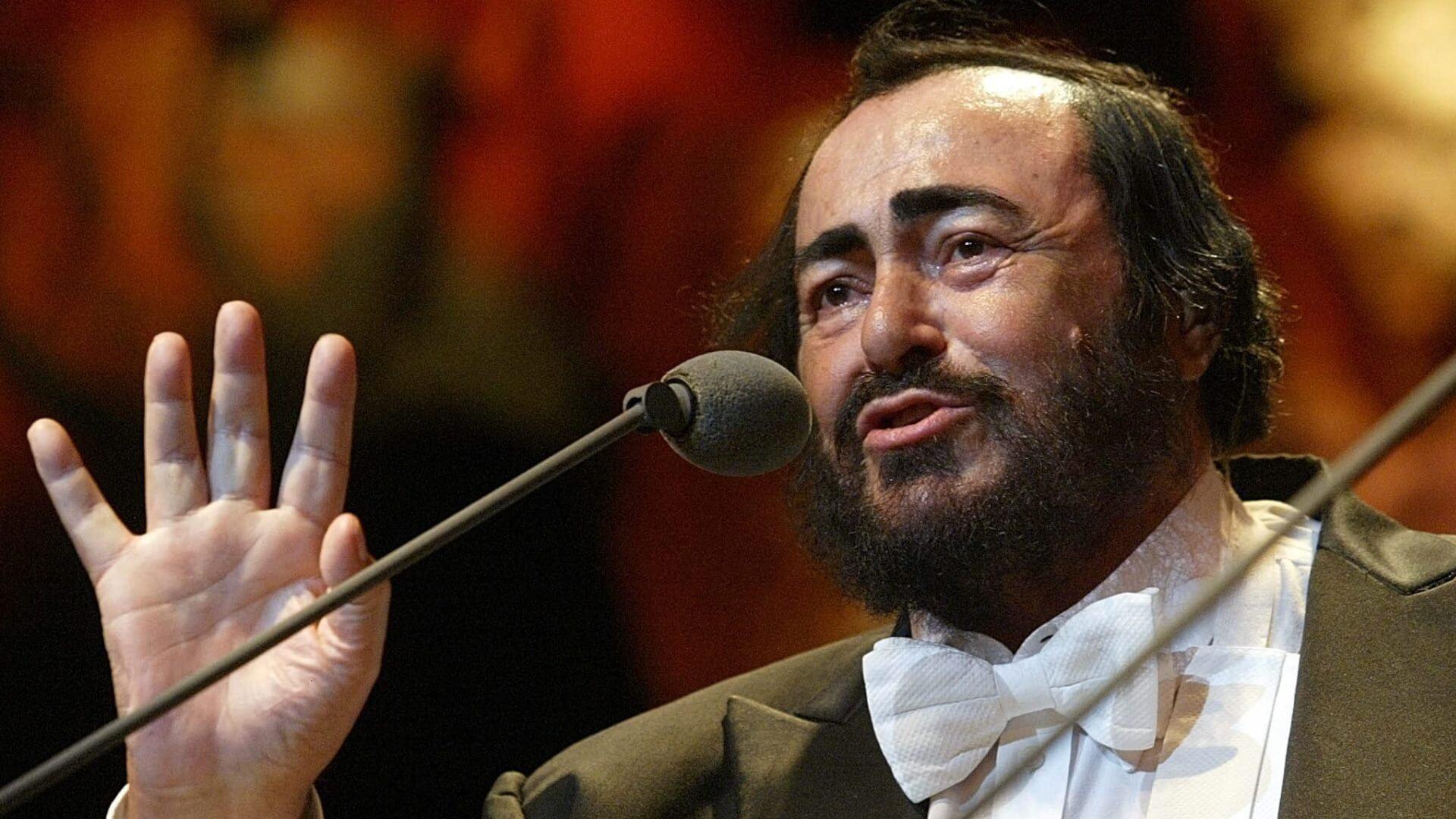 Luciano Pavarotti Wallpaper